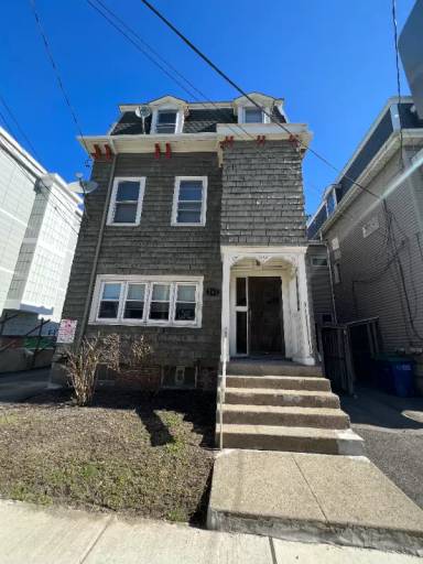 Main picture of 363 Beacon St
