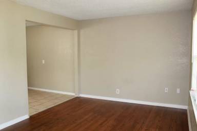 Main picture of 318 E Jarman Dr