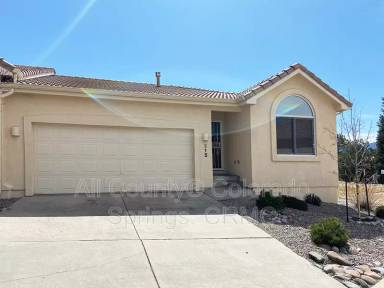 Main picture of 215 Luxury Ln