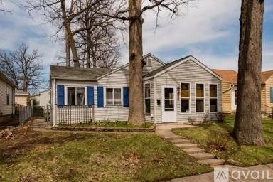 Main picture of 2307 Kenwood Ave