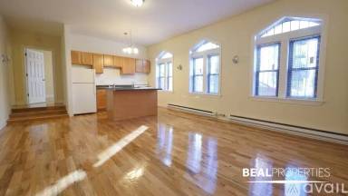 Main picture of 635 W Barry Ave