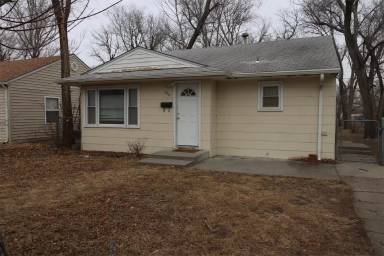Main picture of 836 W 9th St