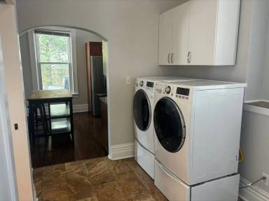 Main picture of 1007 Lake Ave