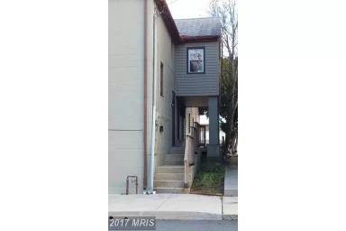 Main picture of 734 Fairground Ave