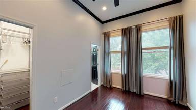 Main picture of 125 15th St SE