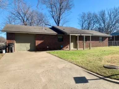 Main picture of 514 SE Greystone Ave