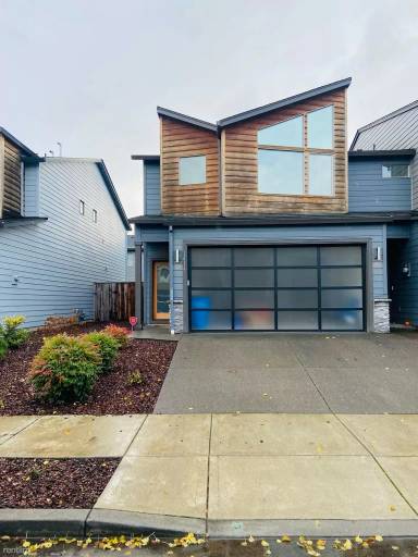 Main picture of 12319 NE 116th Way