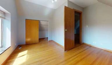 Main picture of 1825 N Hermitage Ave