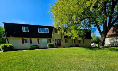 Main picture of 1621 Carriage Hill Dr