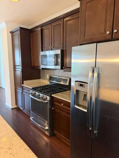 Main picture of 3616 Summer House St