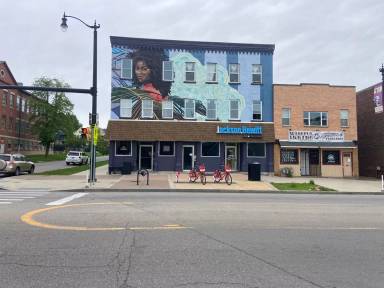 Main picture of 585 Niagara St