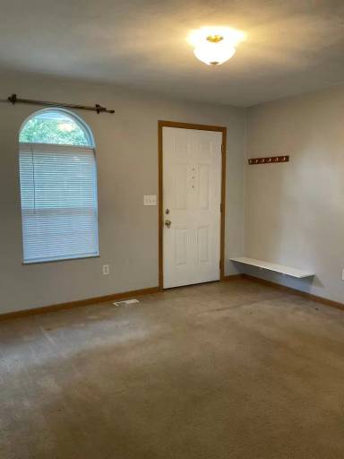 Main picture of 504 W Van Buren St