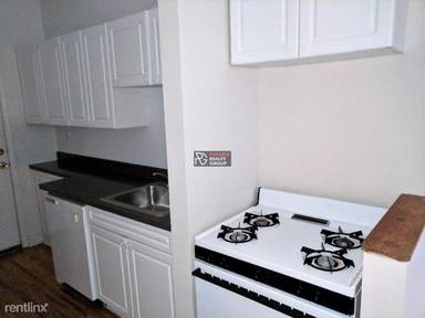 Main picture of 620-30 W Cornelia Ave