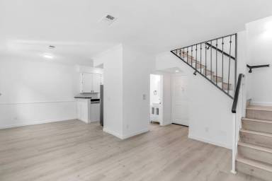 Main picture of 4034 Redwood Ave
