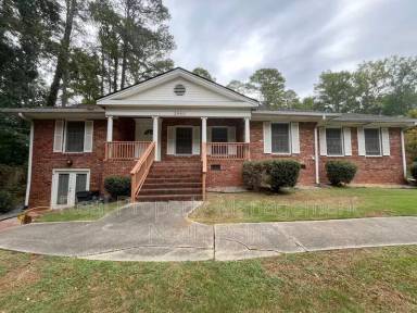 Main picture of 2450 Forest Trl