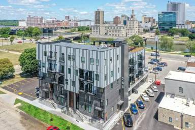 Main picture of 245 Kingston