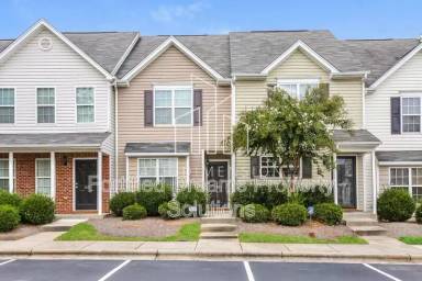 Main picture of 105 Breezeway Ln