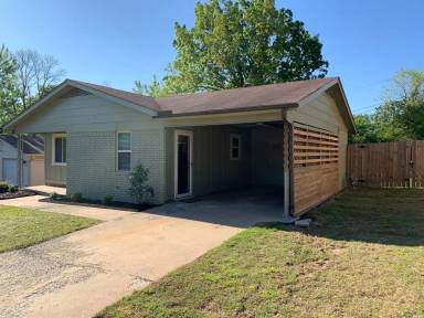 Main picture of 102 Heather Dr
