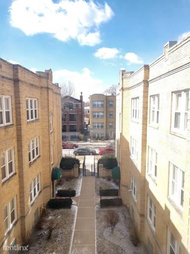 Main picture of 4043 N Mozart St