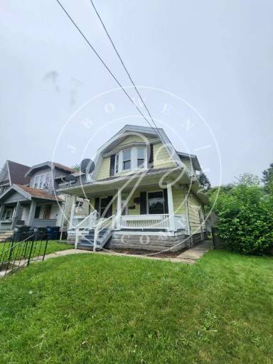 Main picture of 540 Carlton St