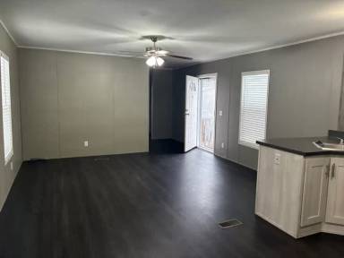 Main picture of 4842 SW Topeka Blvd