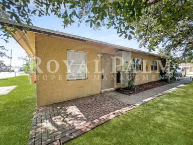Main picture of 13037 First Street