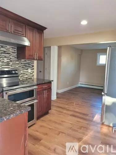Main picture of 80 Oakwood Ave