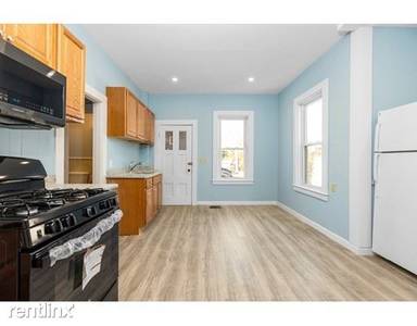 Main picture of 178 Centre St