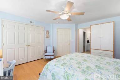 Main picture of 90 Town and Country Dr