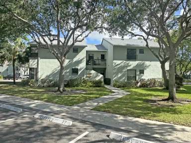 Main picture of 3833 Carambola Cir N
