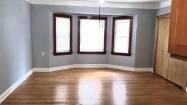 Main picture of 514 W Montrose Ave