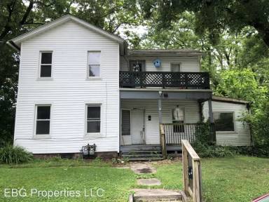 Main picture of 479 N Oakland Ave