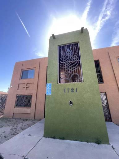 Main picture of 1721 Girard Blvd SE