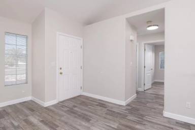 Main picture of 296 Gean St