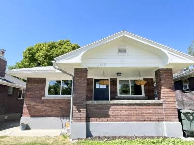Main picture of 157 E Kensington Ave