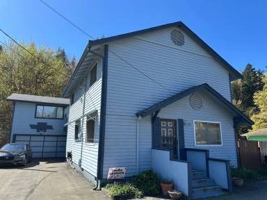 Main picture of 215 S 11th St