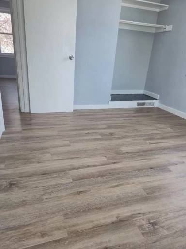Main picture of 40 Lardner Ct