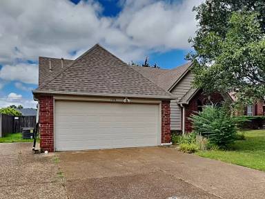 Main picture of 7078 Country Walk Dr