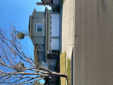 Main picture of 6583 Darcena St