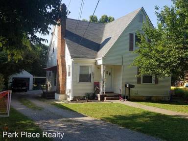 Main picture of 319 Whittaker Ave NE
