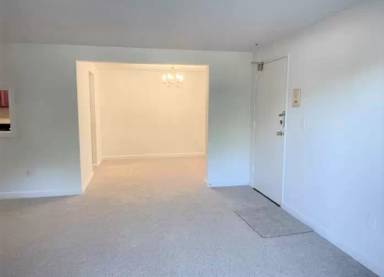 Main picture of 65 Elmwood Park