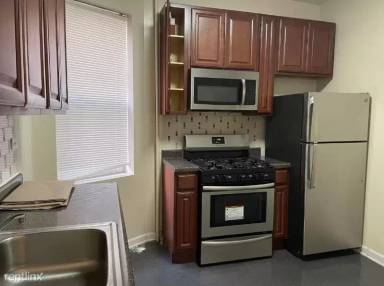 Main picture of 146 Manhattan Ave