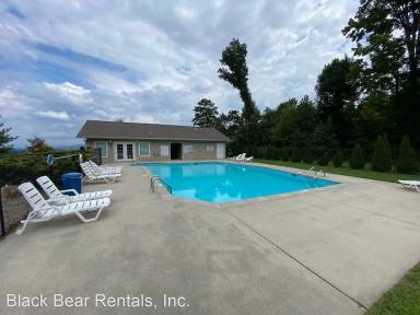 Main picture of 102 Rotunda Cir