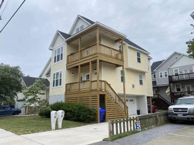 Main picture of 9565 7th Bay St