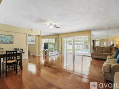 Main picture of 5221 Tyler St