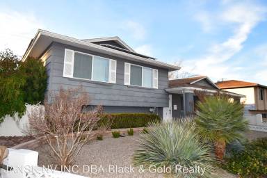 Main picture of 233 N Crestline Dr