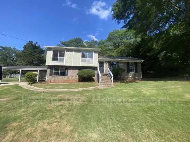 Main picture of 33 Lancaster Ct