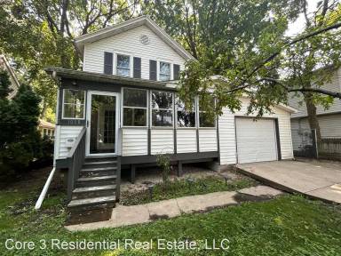 Main picture of 1008 S University St
