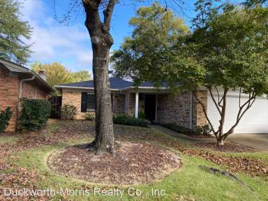 Main picture of 1620 Hollow Ln