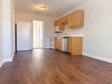 Main picture of 440 W 4th St